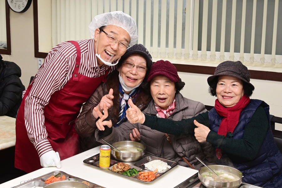 연수구노인복지관 경로식당 배식봉사의 3번째 이미지