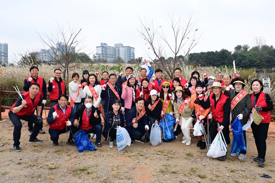 연수구, 동행산악회와 봉재산서 자연정화 활동