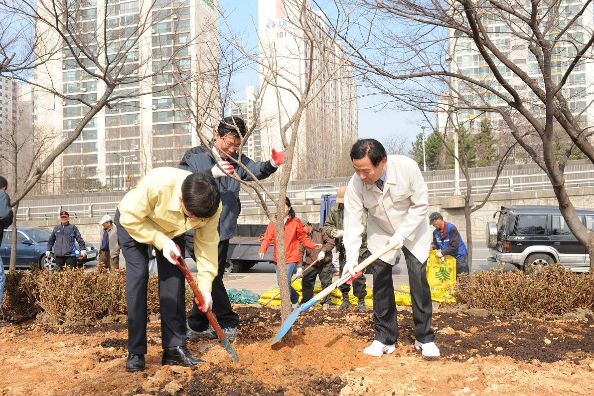 연수구, 유실수 심기사업 시행 3년차 추진의 1번째 이미지